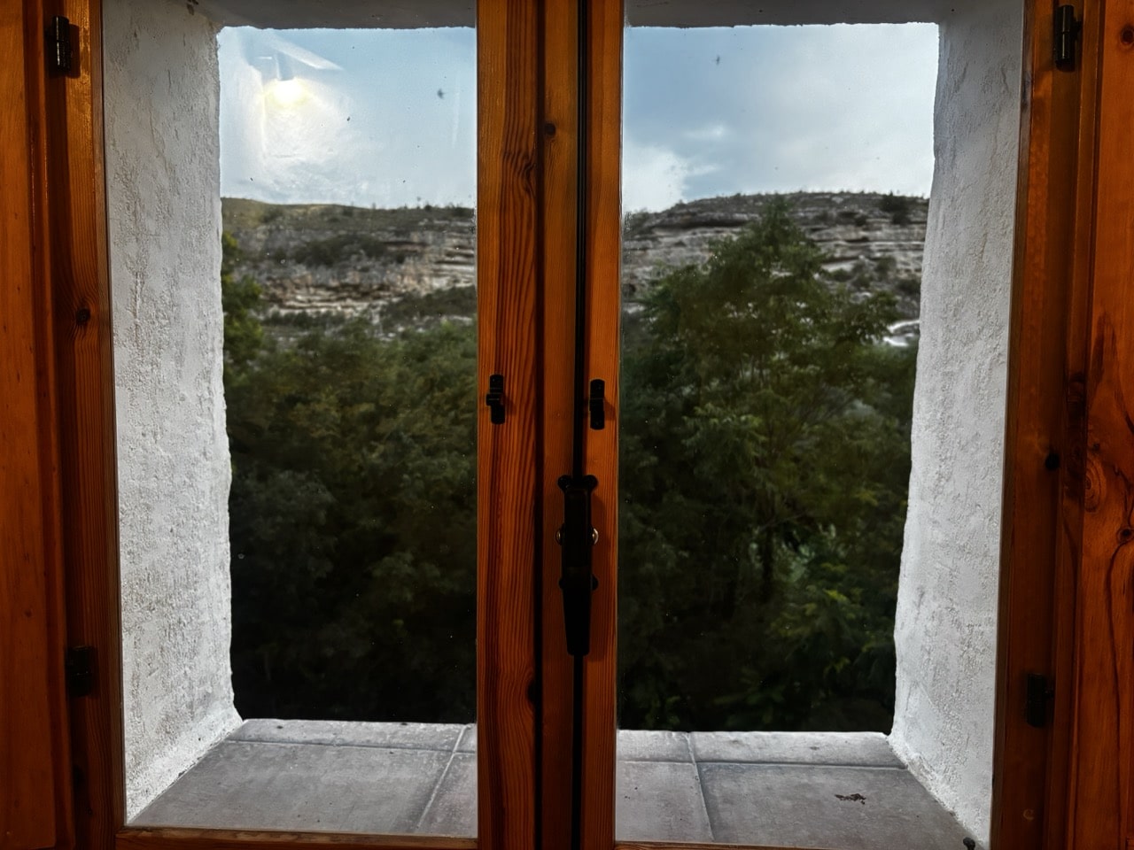 Vistas desde la ventana en la cueva